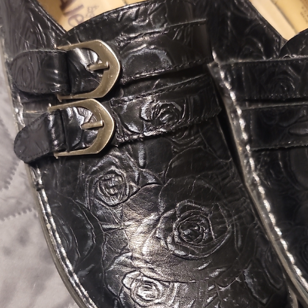 Alegria Black Embossed Leather Clogs Ali Size 37 (6.5 to 7) - Picture 6 of 7